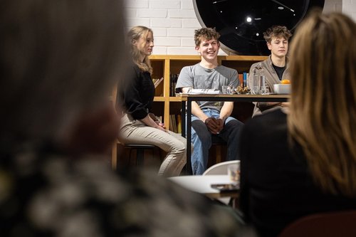 Za mizo / Foto: Katja Kodba