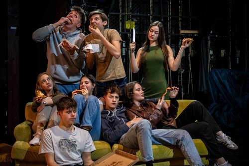 najbolj pa mi je čudno to, da bi se hotel prav s tabo pogovarjat o tem, kako je, ko te ni več 