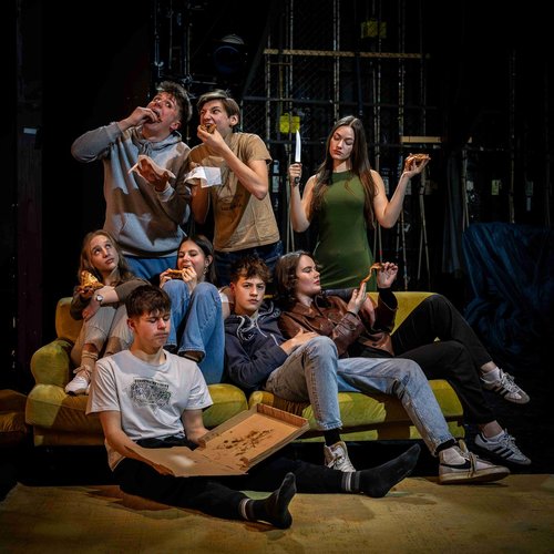 najbolj pa mi je čudno to, da bi se hotel prav s tabo pogovarjat o tem, kako je, ko te ni več 